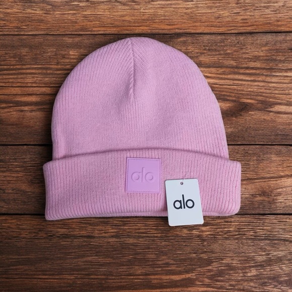 ALO Yoga Accessories - ALO Yoga Light Pink Beanie